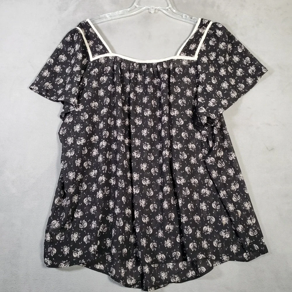 Torrid Top Womens 3X Black White Floral‎ Sheer Flutter Sleeve Flowy Dark Cottage - Picture 2 of 7